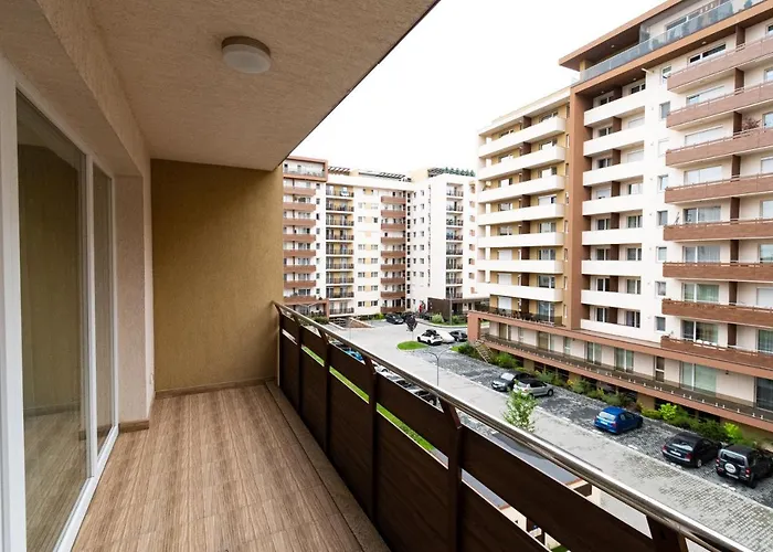 Pentha Apt - Stylish And Spacious 2-Bedroom Apartment Near Coresi Mall