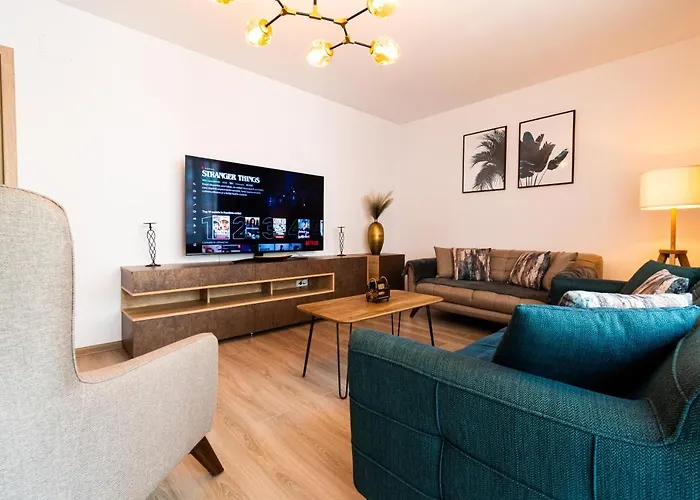 Pentha Apt - Stylish And Spacious 2-Bedroom Apartment Near Coresi Mall