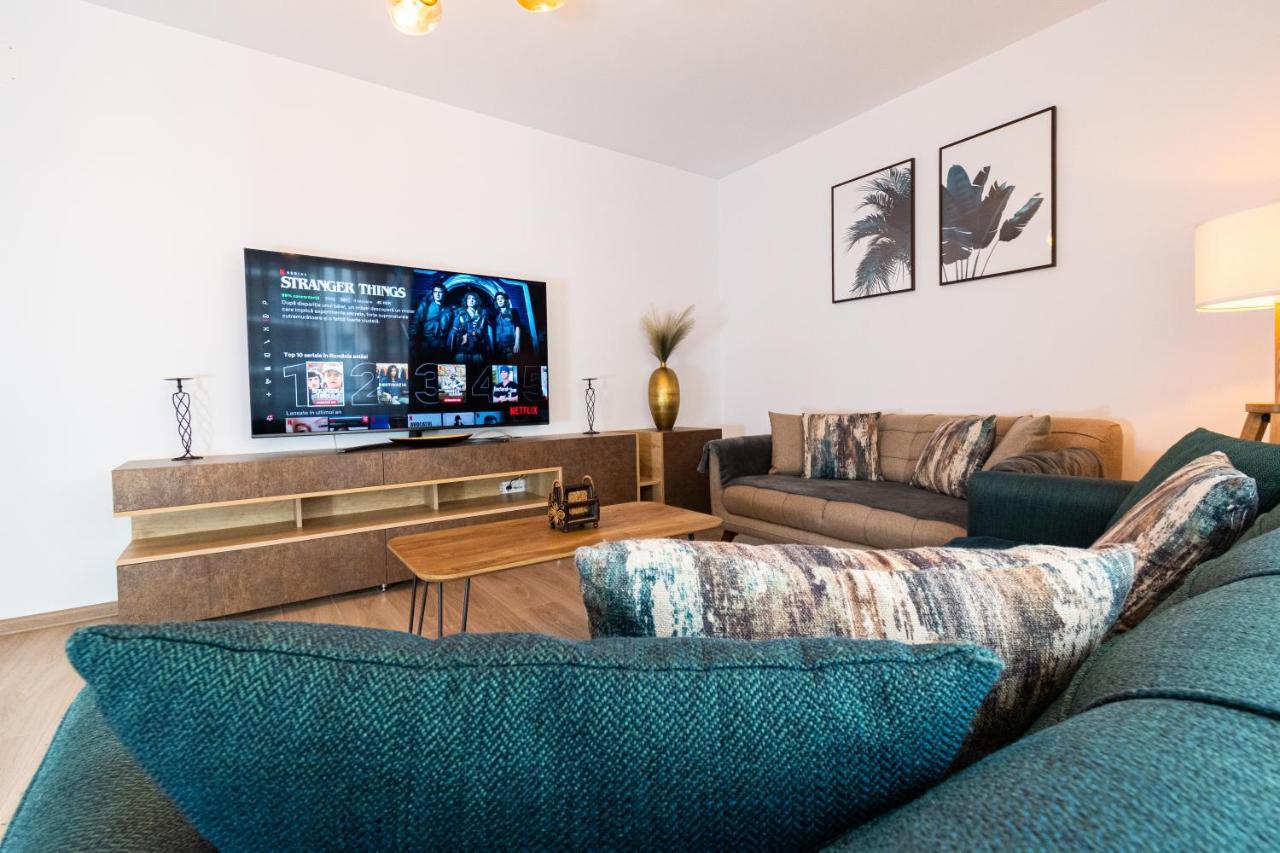 Pentha - Stylish And Spacious 2-bedroom Near Coresi Mall דירה