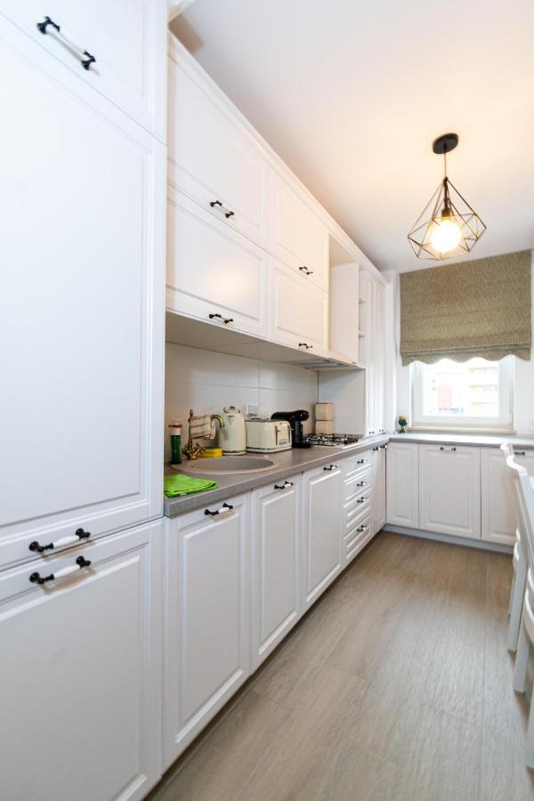 דירה Pentha - Stylish And Spacious 2-bedroom Near Coresi Mall