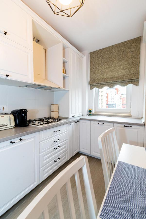 Pentha - Stylish And Spacious 2-bedroom Near Coresi Mall בראשוב