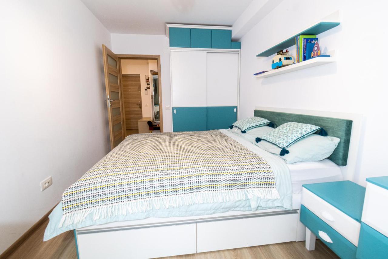 Pentha - Stylish And Spacious 2-bedroom Near Coresi Mall דירה