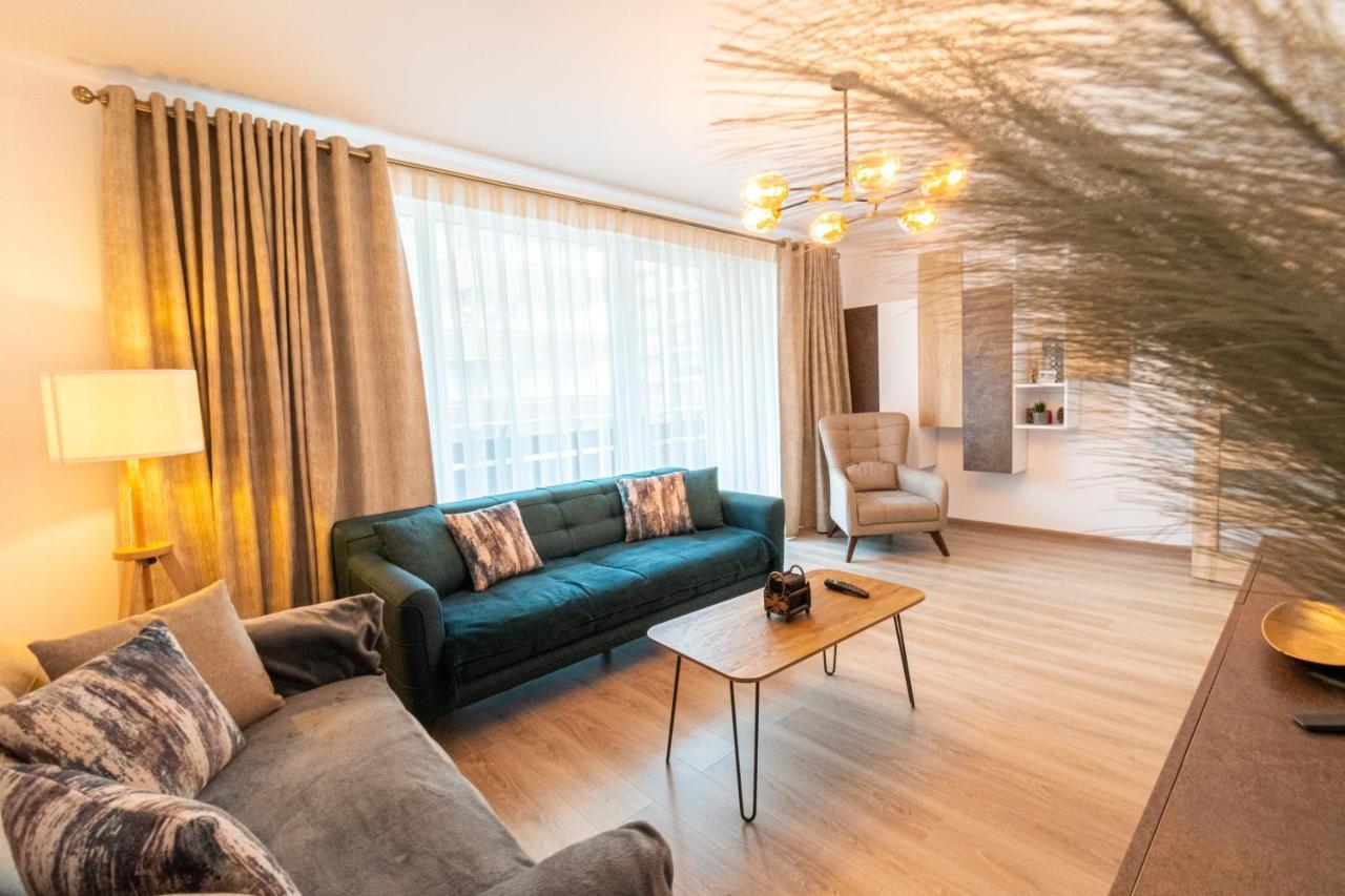 Pentha - Stylish And Spacious 2-bedroom Near Coresi Mall דירה *
