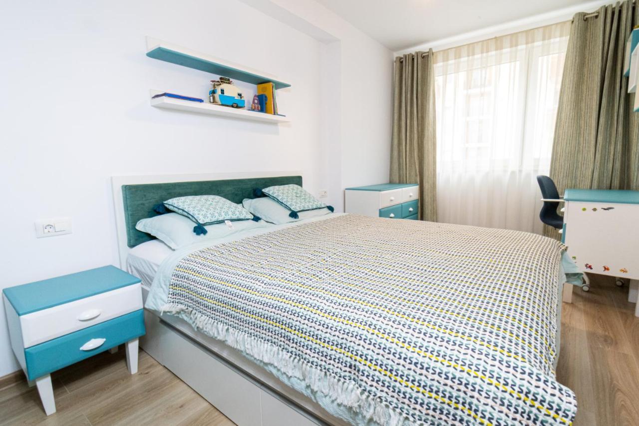 Pentha - Stylish And Spacious 2-bedroom Near Coresi Mall דירה
