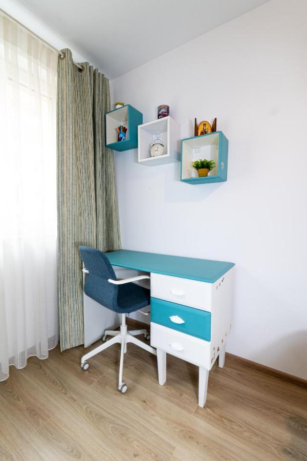 דירה Pentha - Stylish And Spacious 2-bedroom Near Coresi Mall בראשוב
