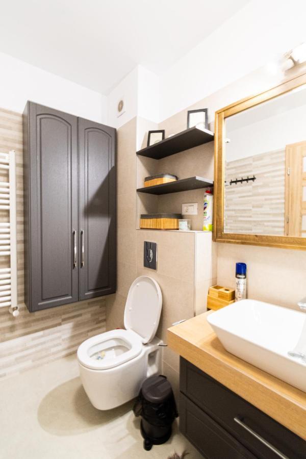 Pentha - Stylish And Spacious 2-bedroom Near Coresi Mall דירה