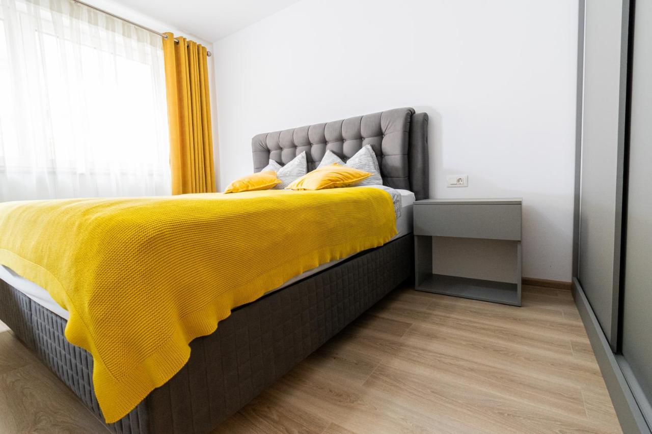 דירה Pentha - Stylish And Spacious 2-bedroom Near Coresi Mall *