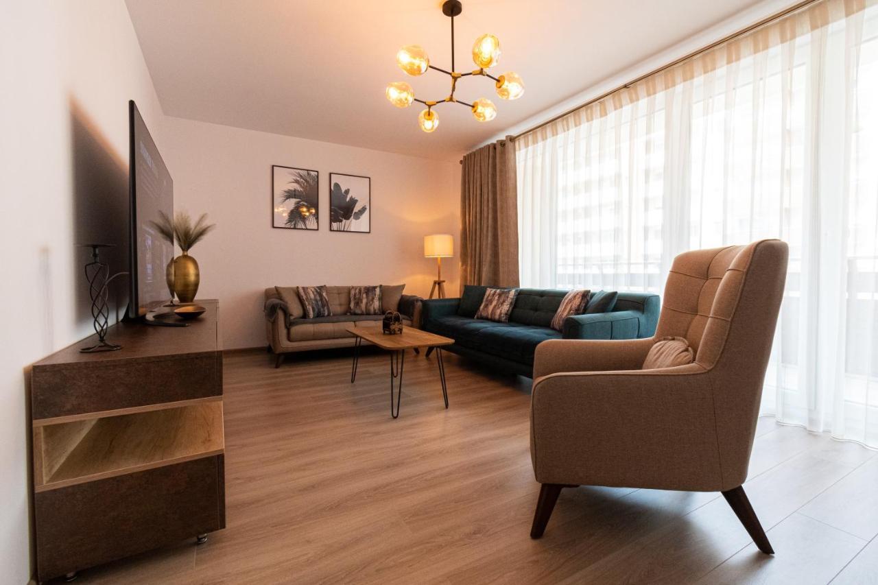 דירה Pentha - Stylish And Spacious 2-bedroom Near Coresi Mall *